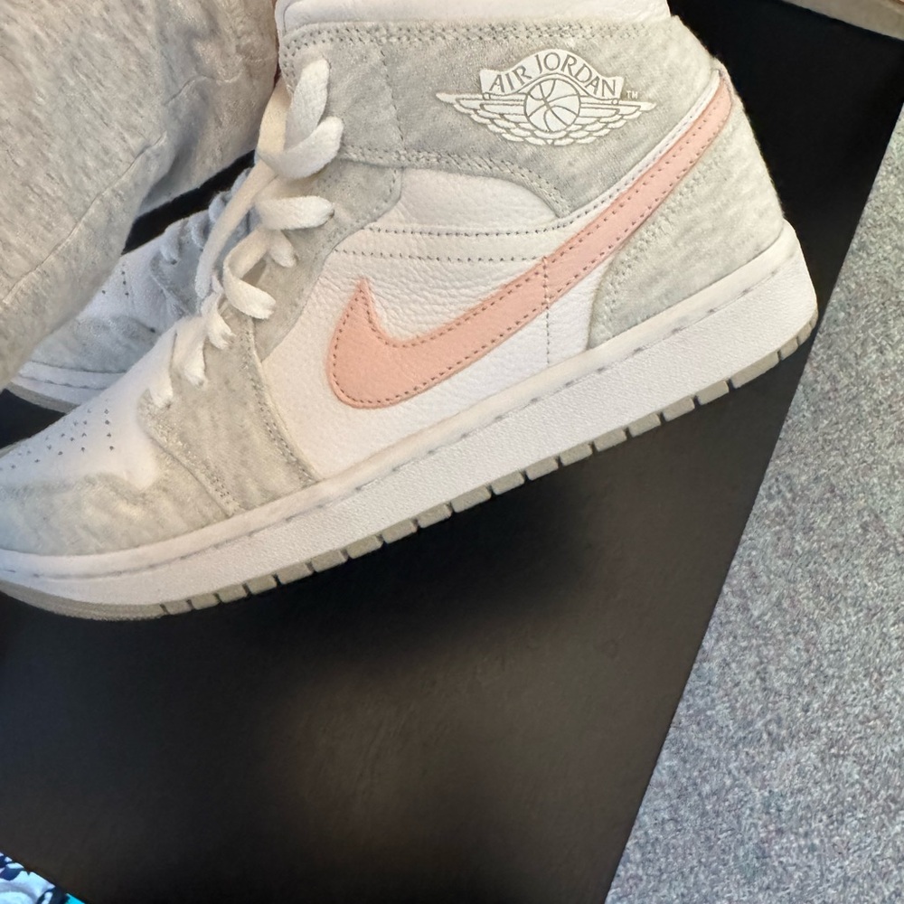 Nike White and Pink Sneakers High-Top Design - Picture 2 of 5